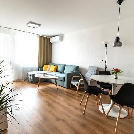 Tix - 75m2, Ac, Parking, 3 Min Europa Sc