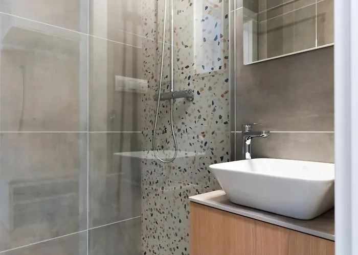 아파트 Tix - 75m2, Ac, Parking, 3 Min Europa Sc 반스카비스트리카