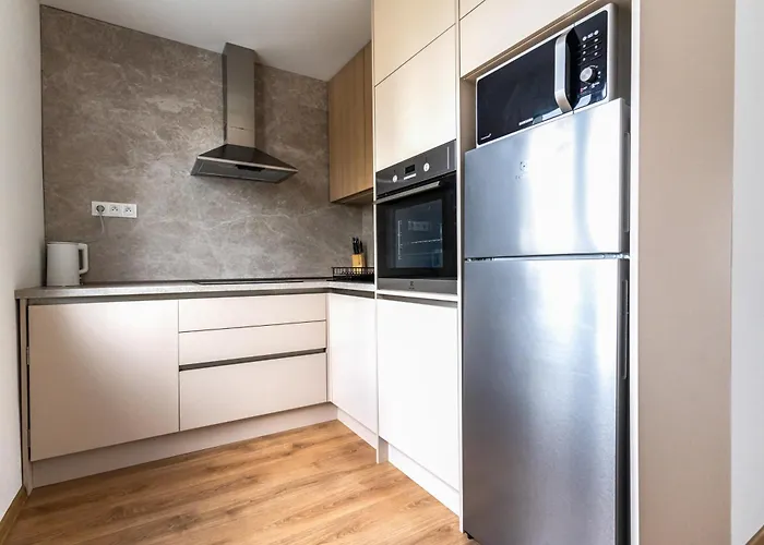 Tix - 75m2, Ac, Parking, 3 Min Europa Sc 아파트