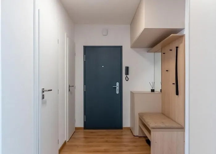 Tix - 75m2, Ac, Parking, 3 Min Europa Sc *